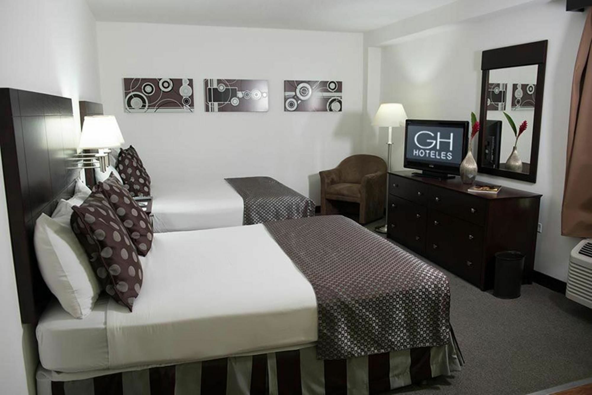 Guaparo Suites Valencia Bagian luar foto