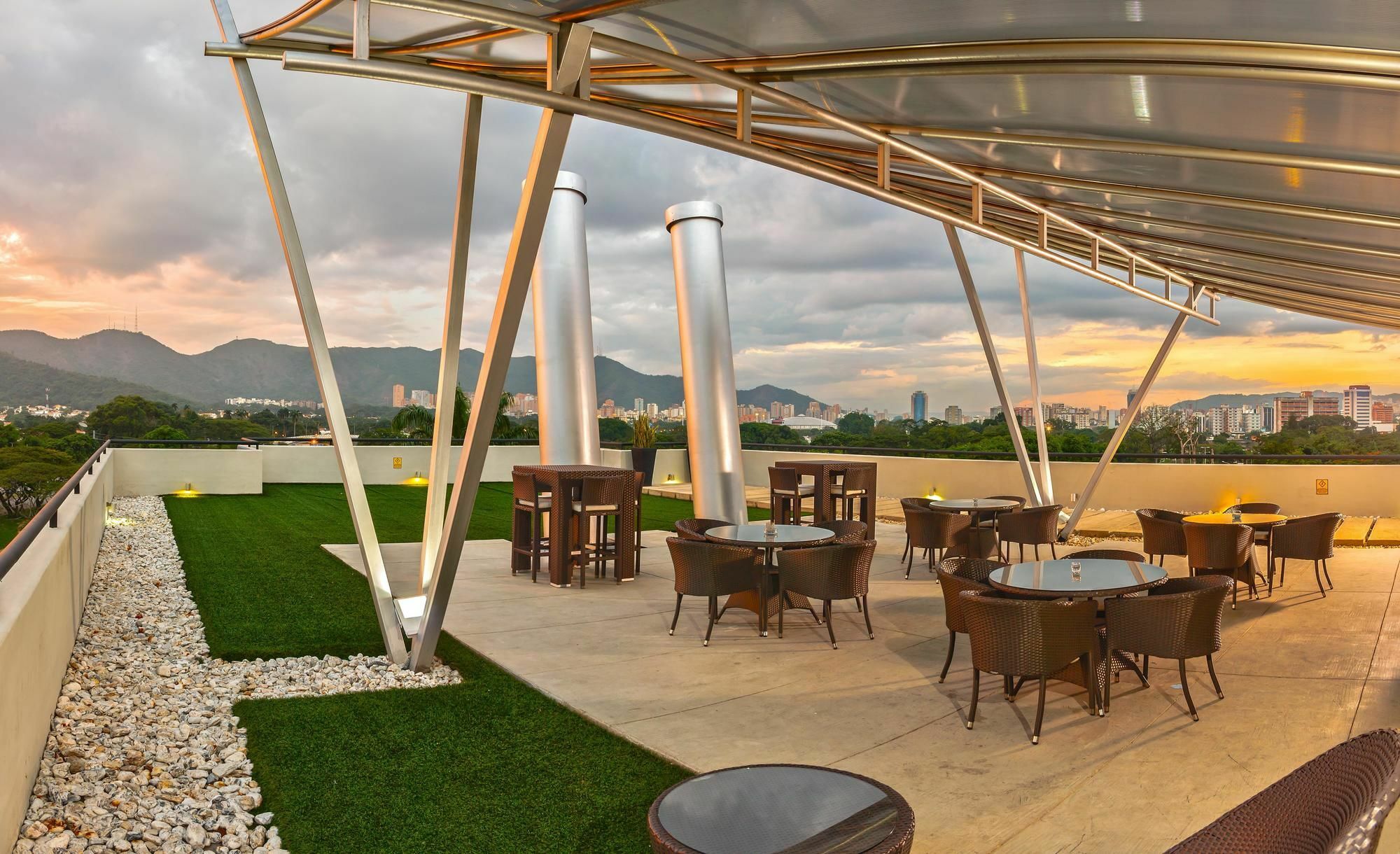 Guaparo Suites Valencia Bagian luar foto